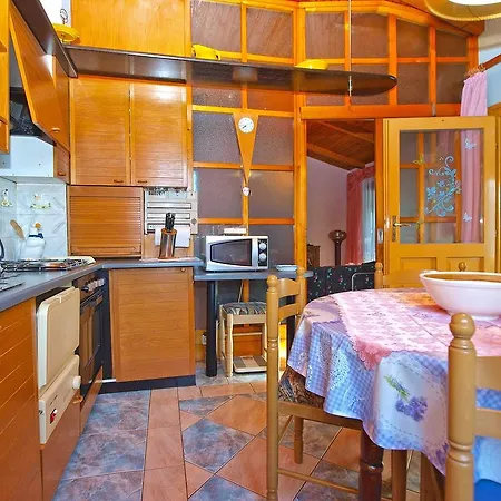 House Silvana 1461 Holiday home Pula